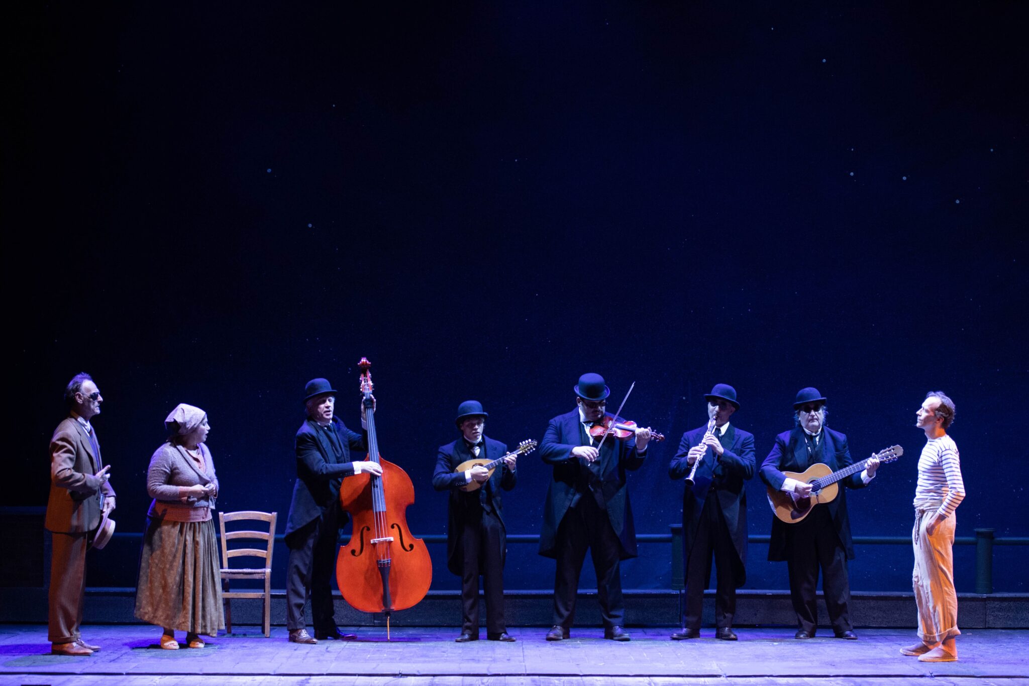 Napoli nobilissima La musica dei ciechi di Raffaele Viviani nella foto la compagnia regia Geppy Gleijeses